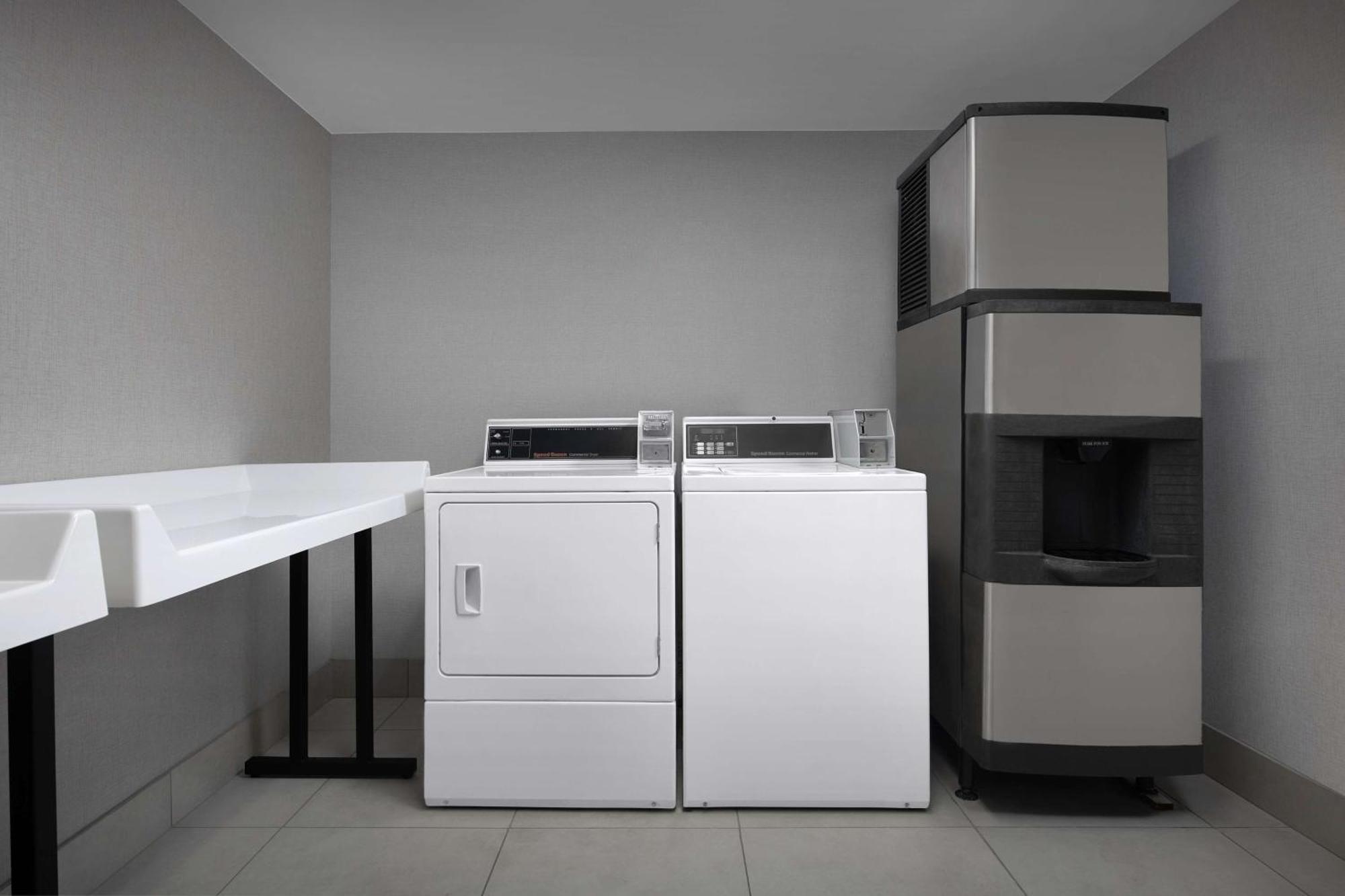 Hilton Garden Inn West Lafayette Wabash Landing Ngoại thất bức ảnh